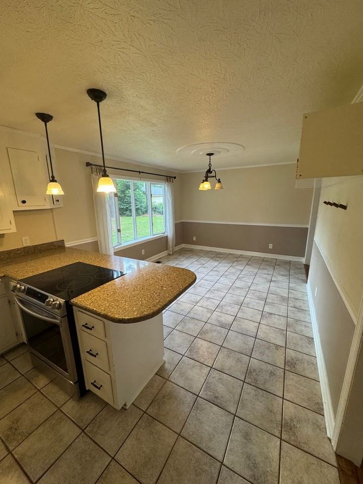 322 Kirkwood Dr - Photo 5 of 18