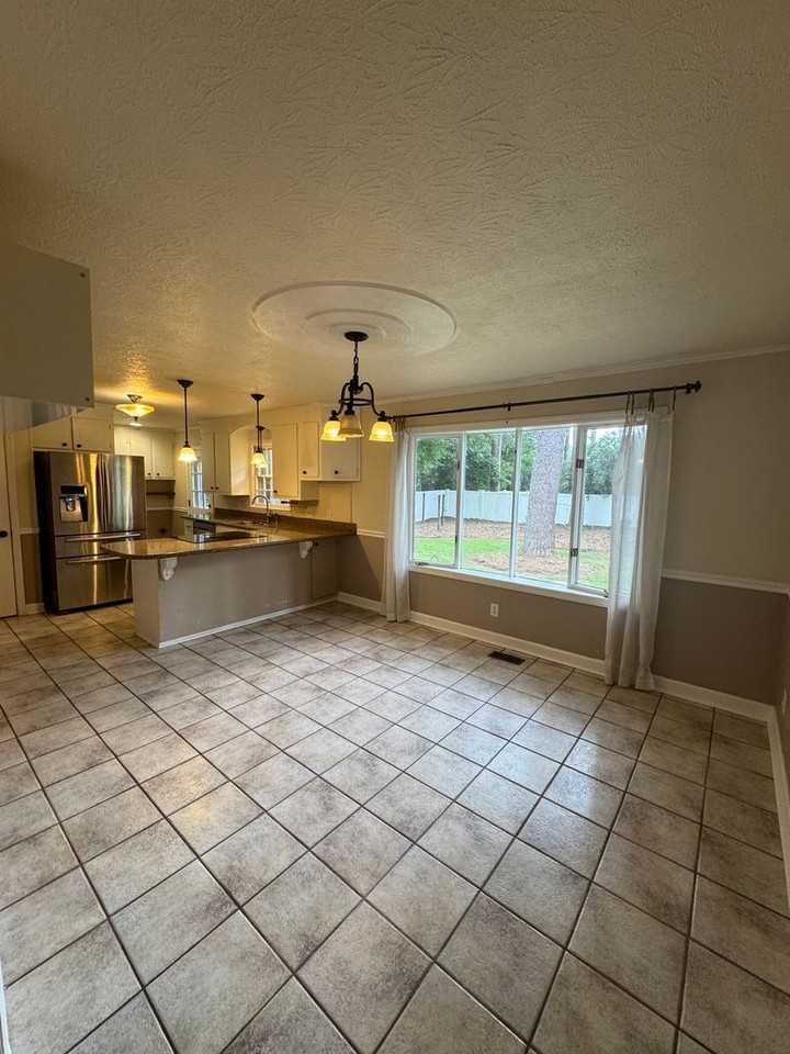 322 Kirkwood Dr - Photo 7 of 18