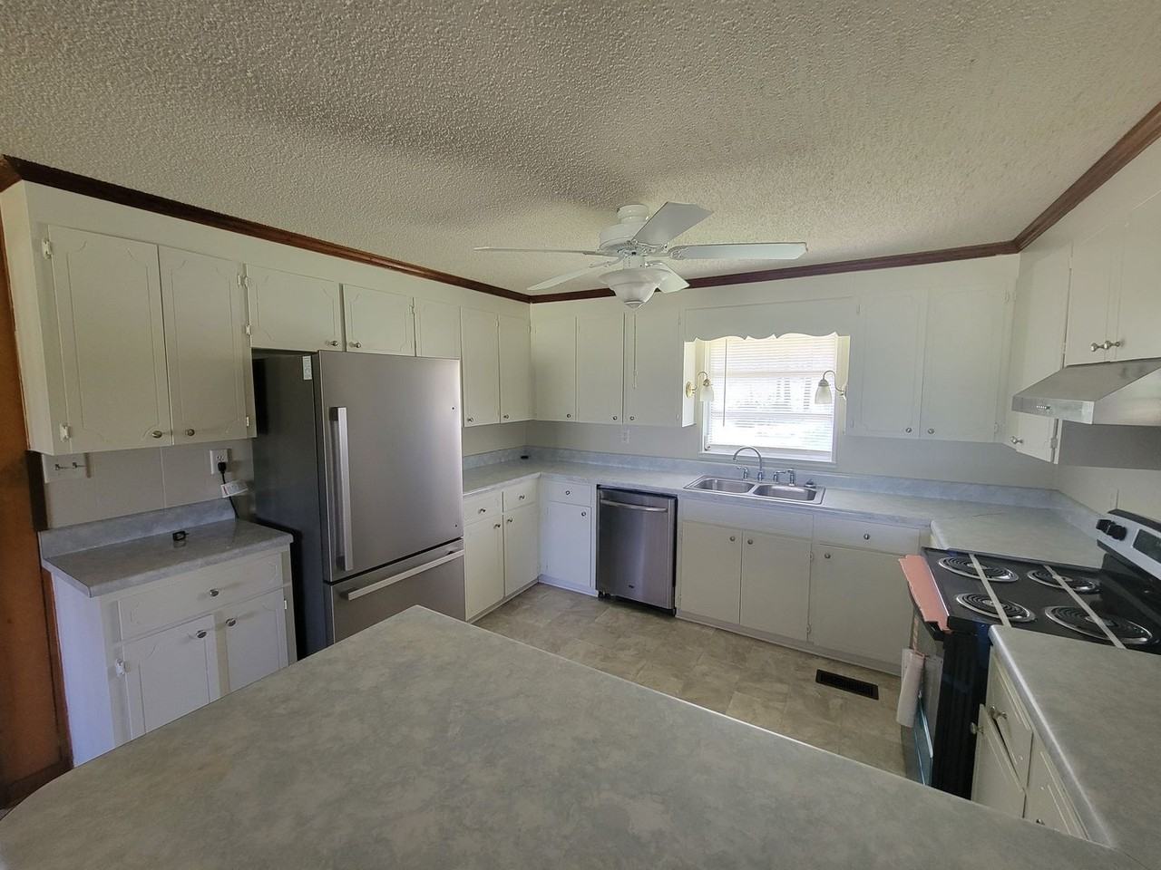 1351 Old Ray City Rd - Photo 4 of 21