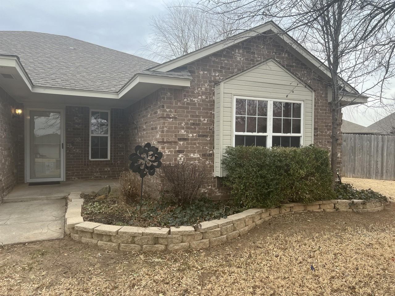 15920 Korie Drive - Photo 2 of 18