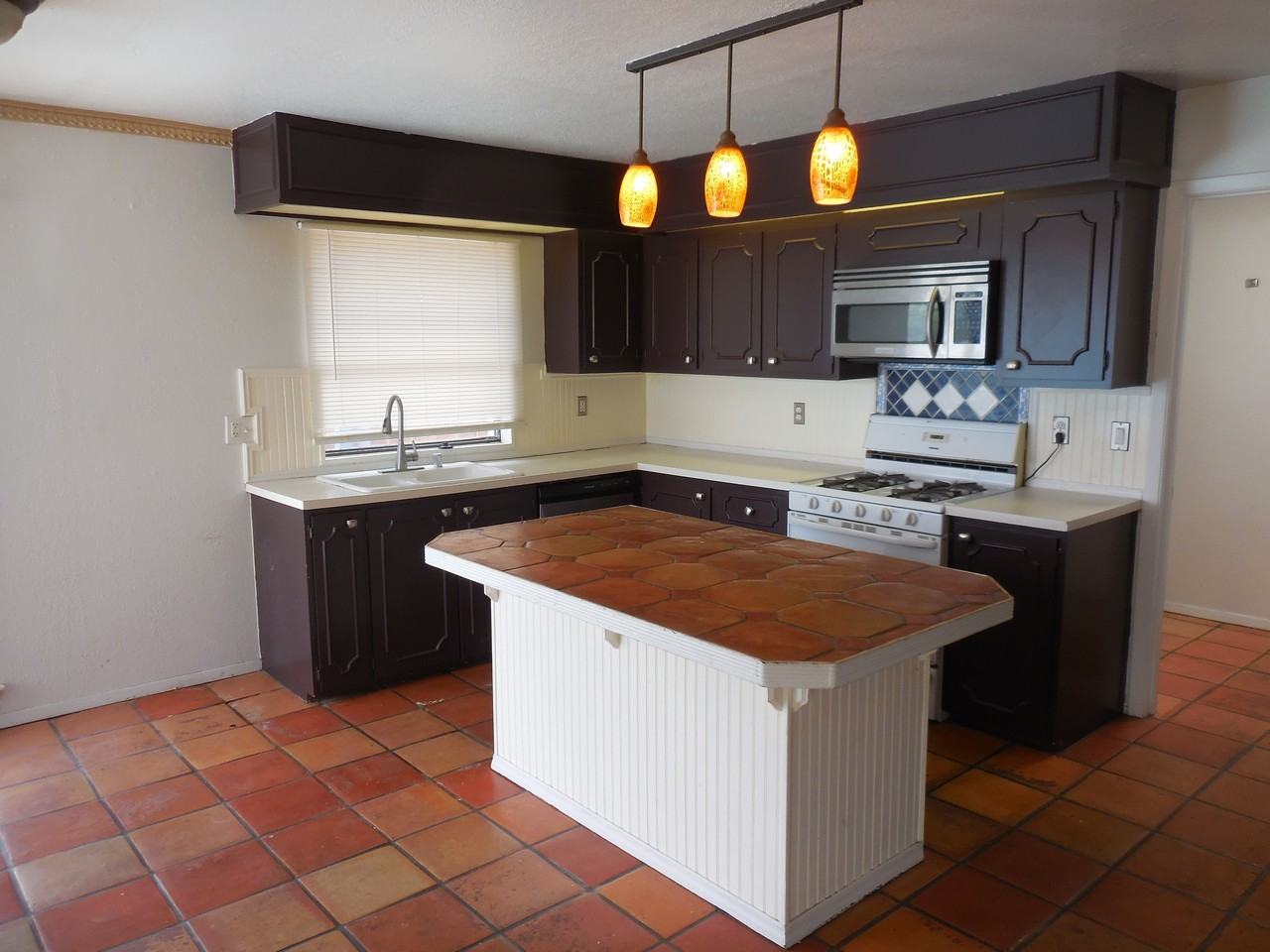 3241 Point Court - Photo 3 of 39