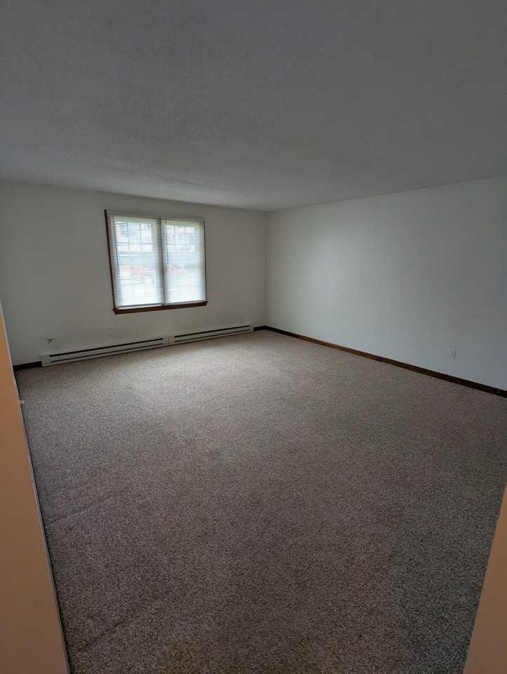 404 North Main Street - Photo 4 of 8