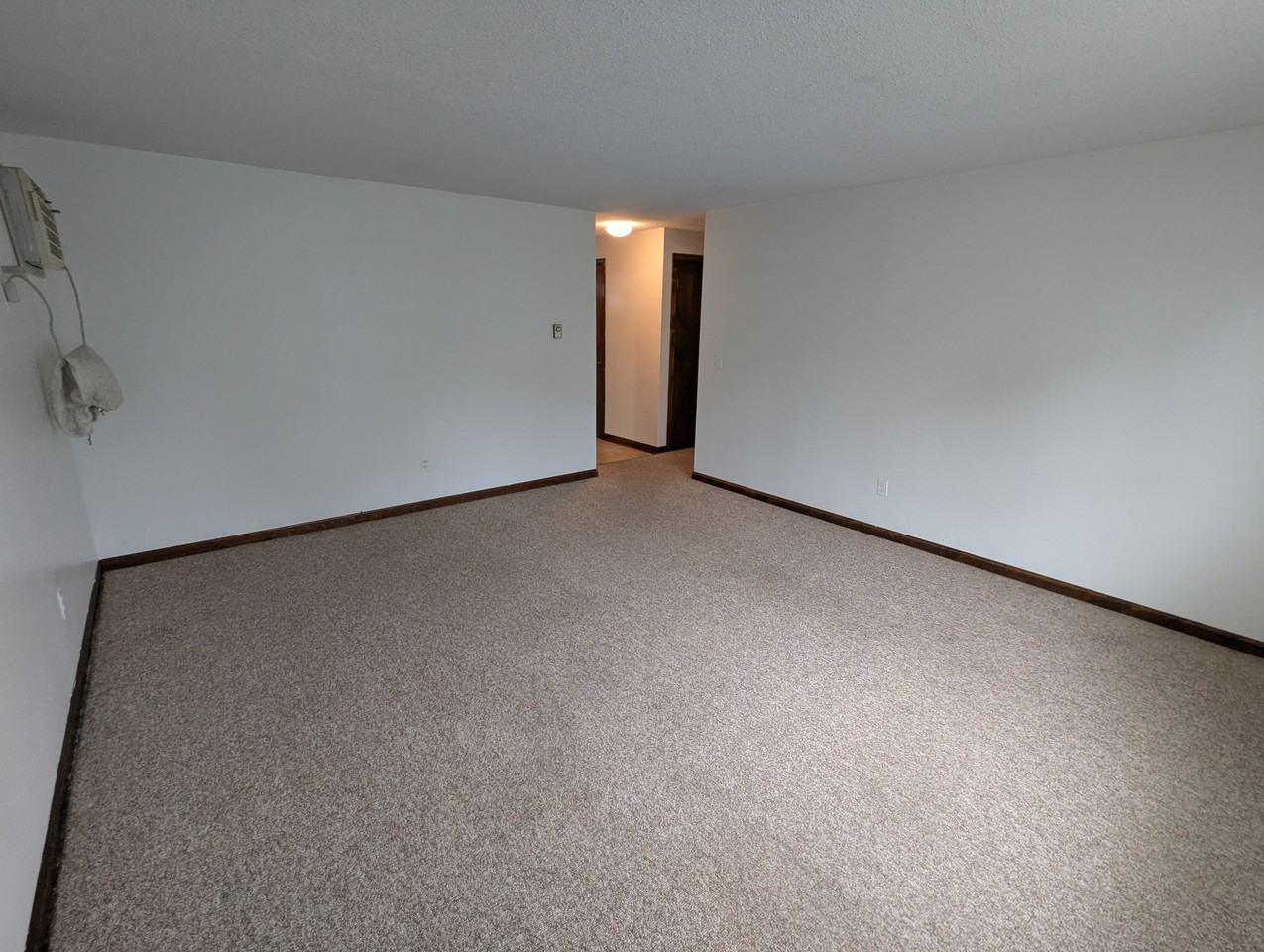 404 North Main Street - Photo 5 of 8