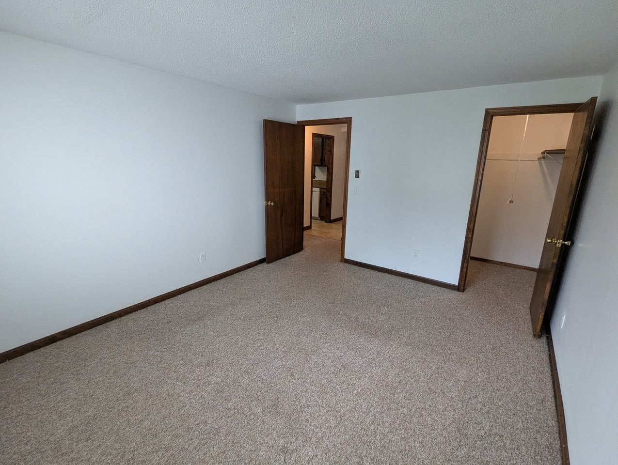 404 North Main Street - Photo 7 of 8