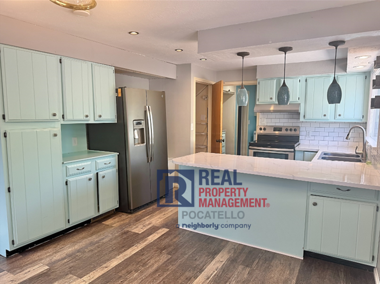 1420/1422 E Elm St - Photo 2 of 43