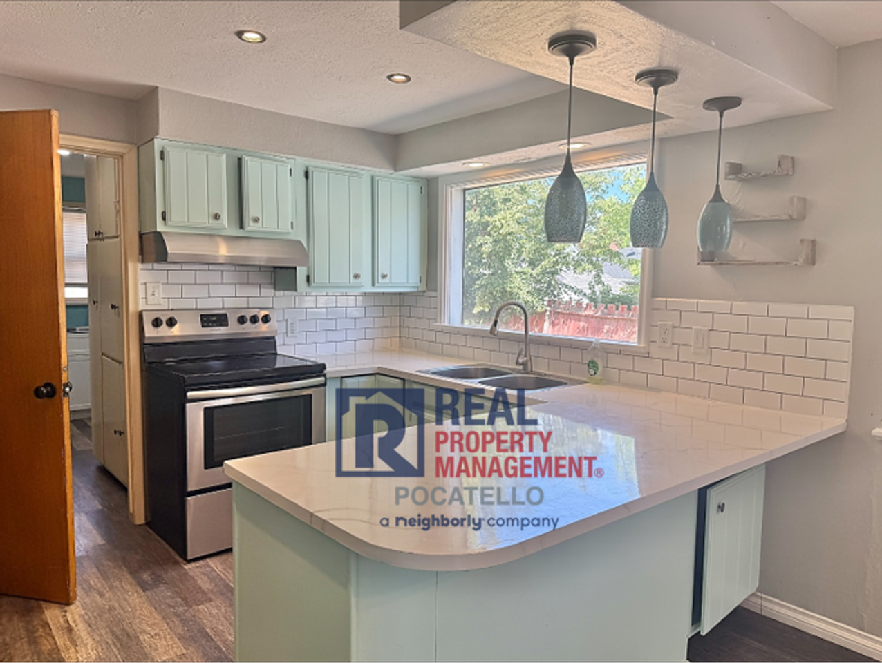 1420/1422 E Elm St - Photo 3 of 43