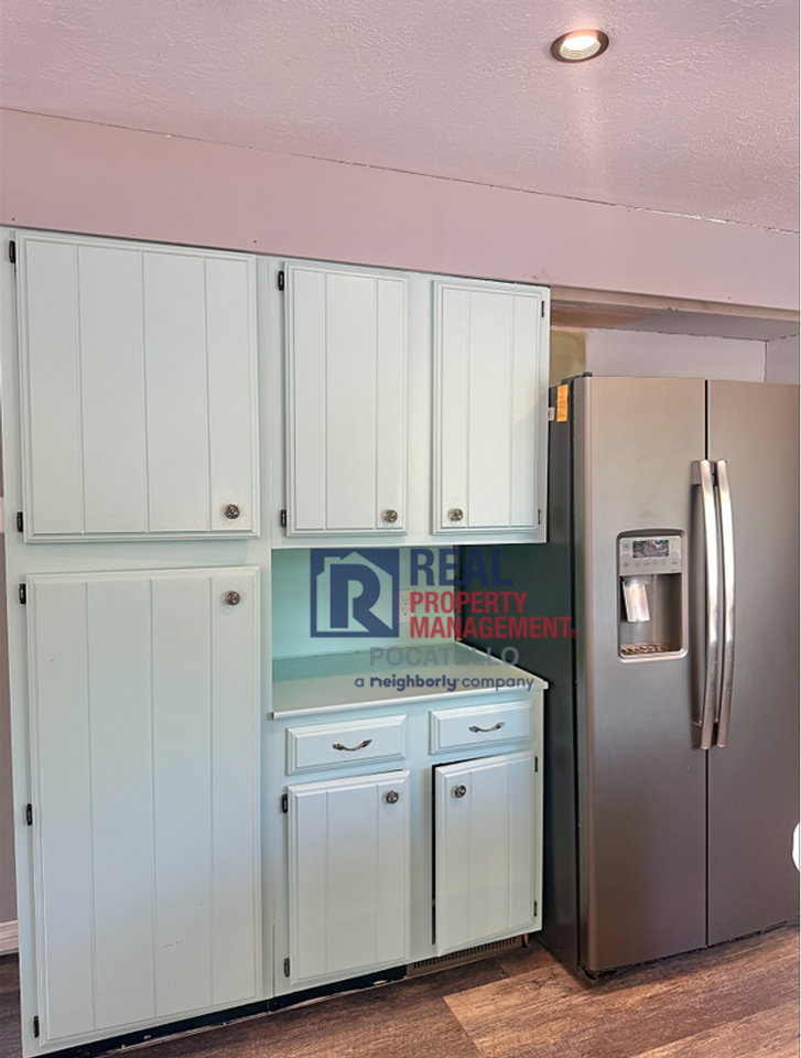 1420/1422 E Elm St - Photo 4 of 43