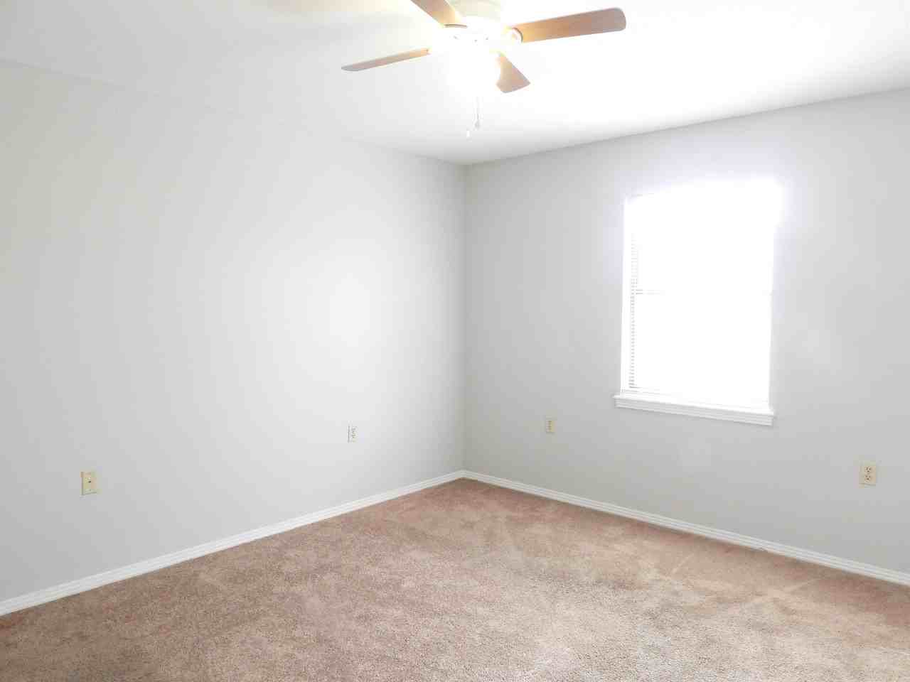 Shenandoah Townhomes - Photo 6 of 39