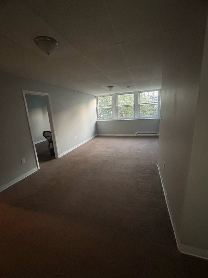 179 Grand Street - Photo 5 of 9