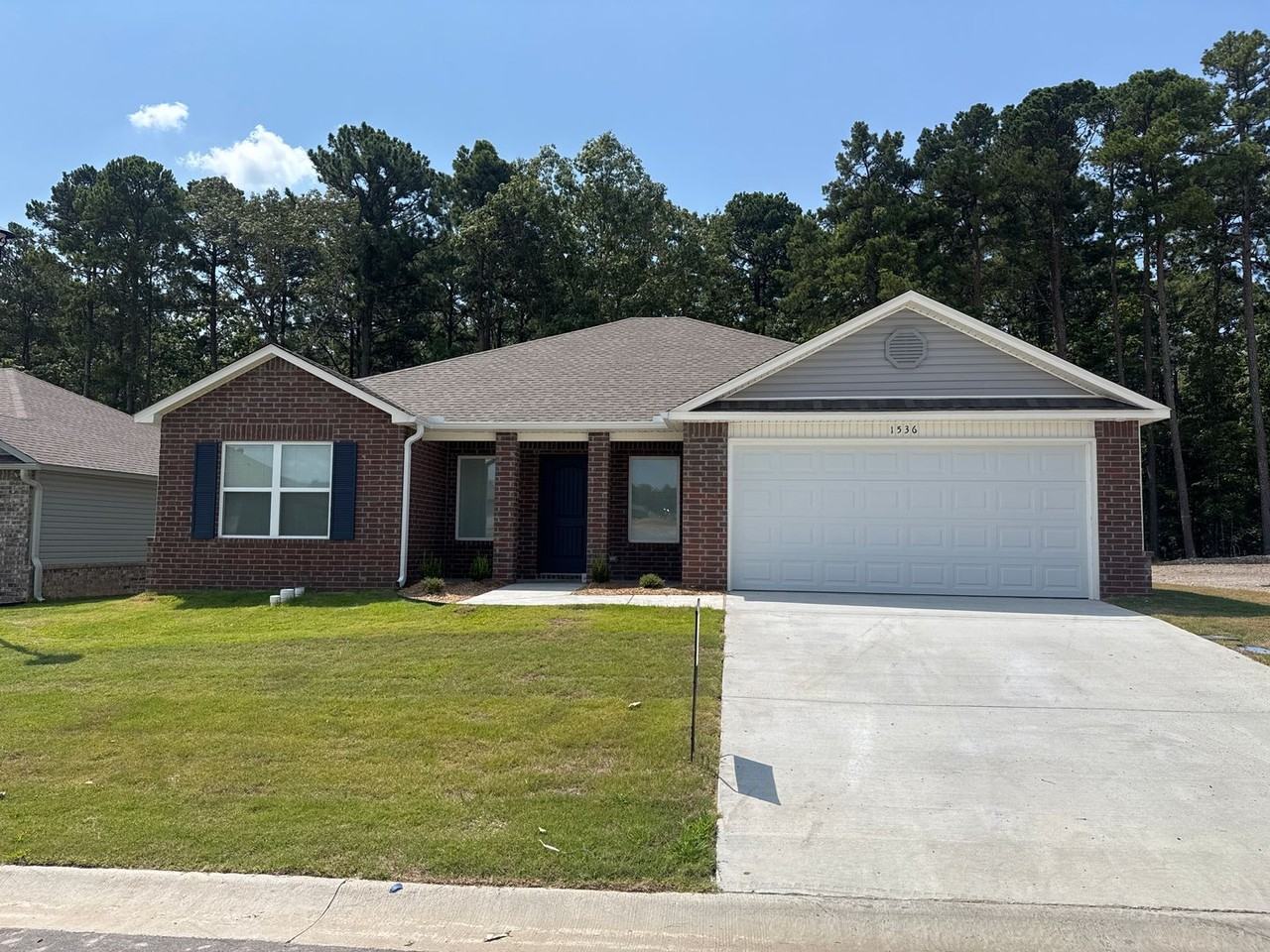 1536 Meadows Dr - Photo 4 of 17