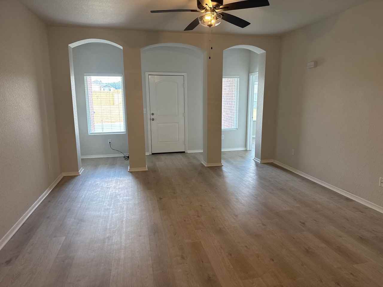 1536 Meadows Dr - Photo 5 of 17