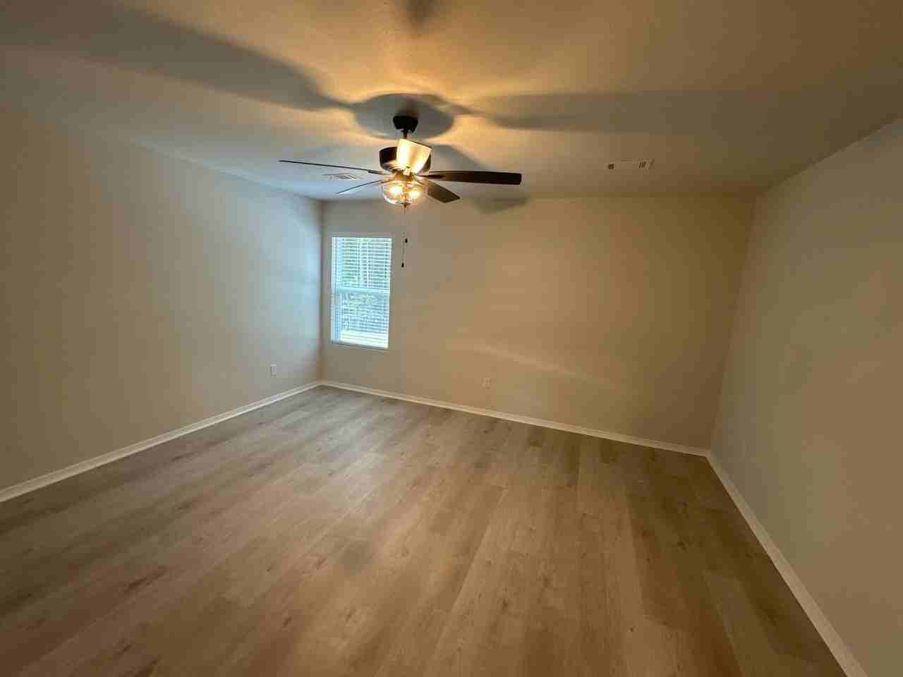 1536 Meadows Dr - Photo 7 of 17