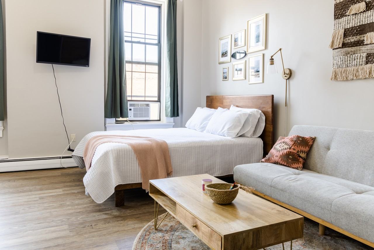 Court - Photo 7 of 10