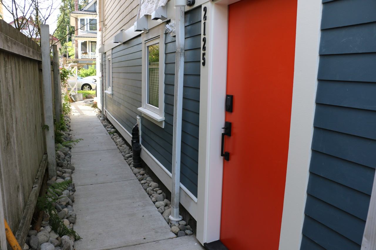 2125 Graveley Street - Photo 3 of 18