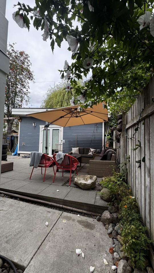 2125 Graveley Street - Photo 2 of 18