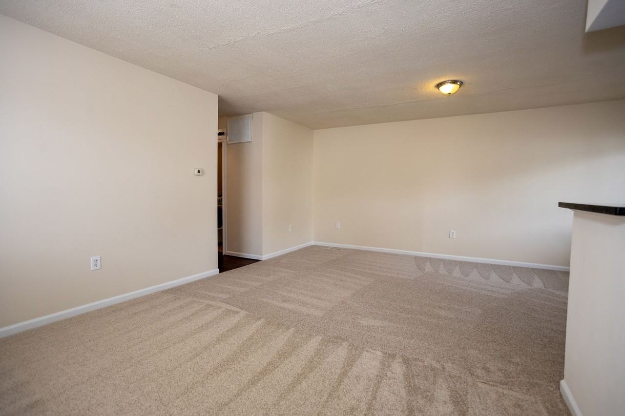 9327 Woodlea Ct - Photo 3 of 29