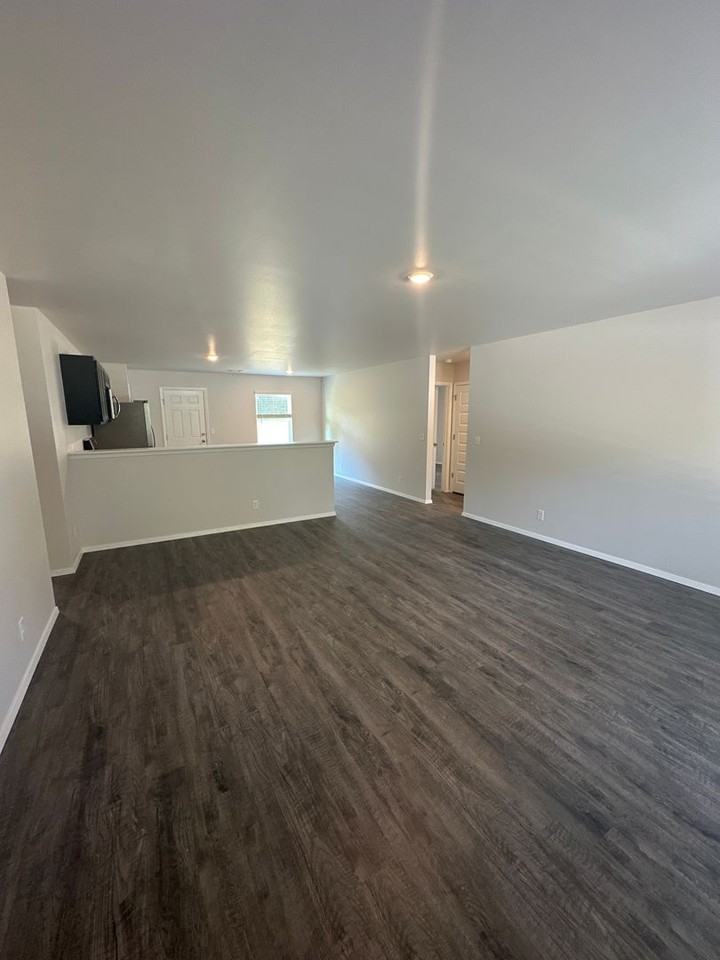 8009 E Oakland St - Photo 5 of 17