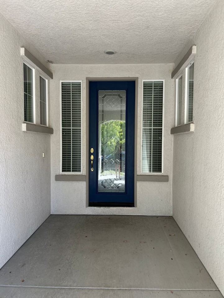 7827 Morgan Pointe Cir - Photo 2 of 24