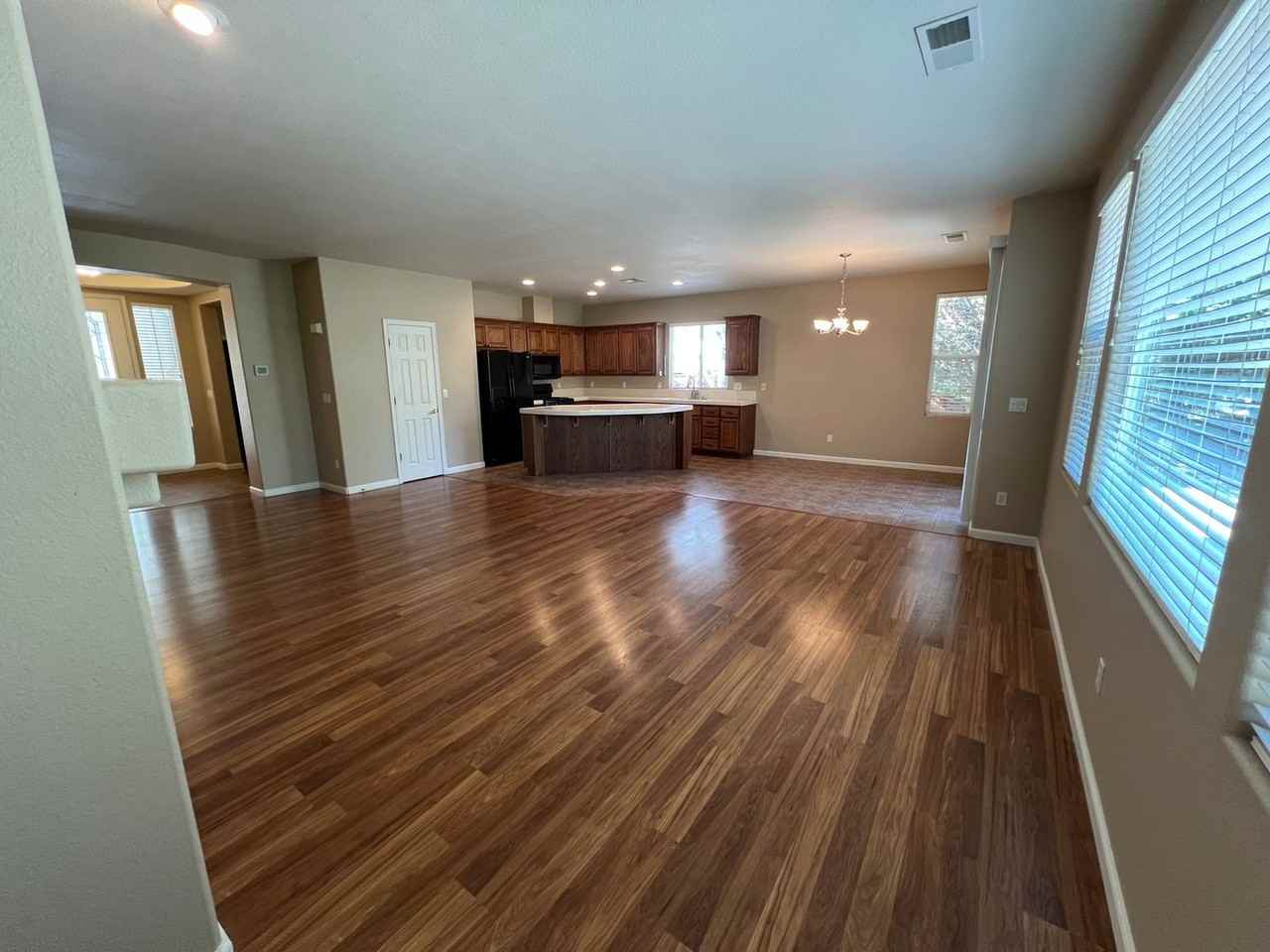 7827 Morgan Pointe Cir - Photo 5 of 24
