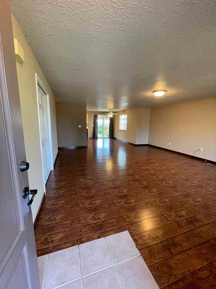 1472 Hunter Ave N - Photo 3 of 23