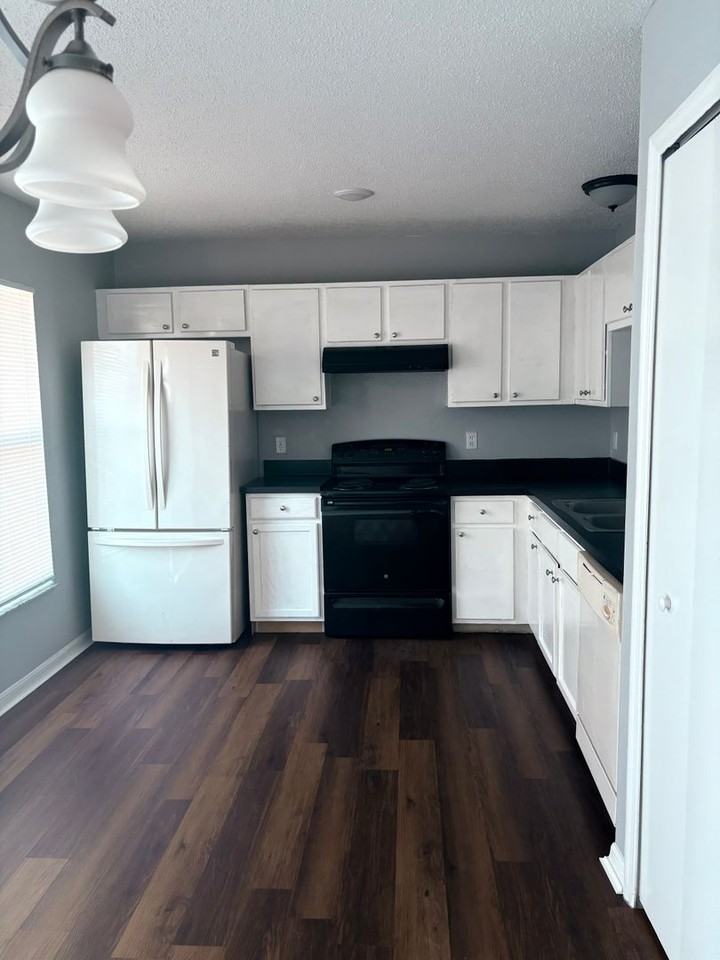 5461 Wood Crossing St - Photo 3 of 18