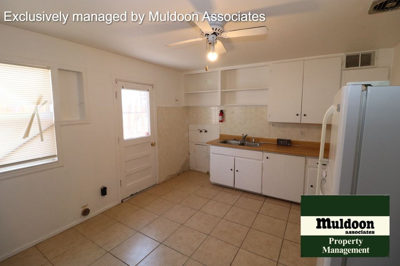 2561 Camellia St - Photo 2 of 8