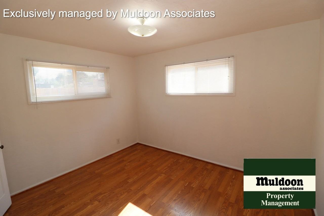 2561 Camellia St - Photo 6 of 8