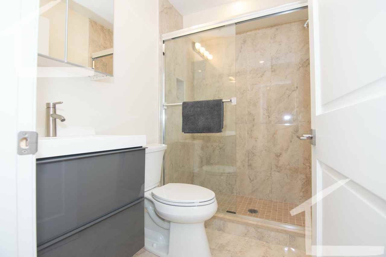 1026 Commonwealth Ave - Photo 2 of 11