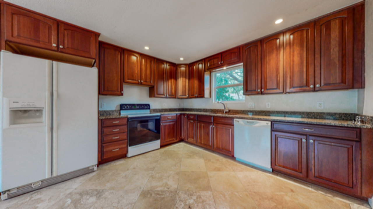 330 Stahlman Ave - Photo 6 of 26