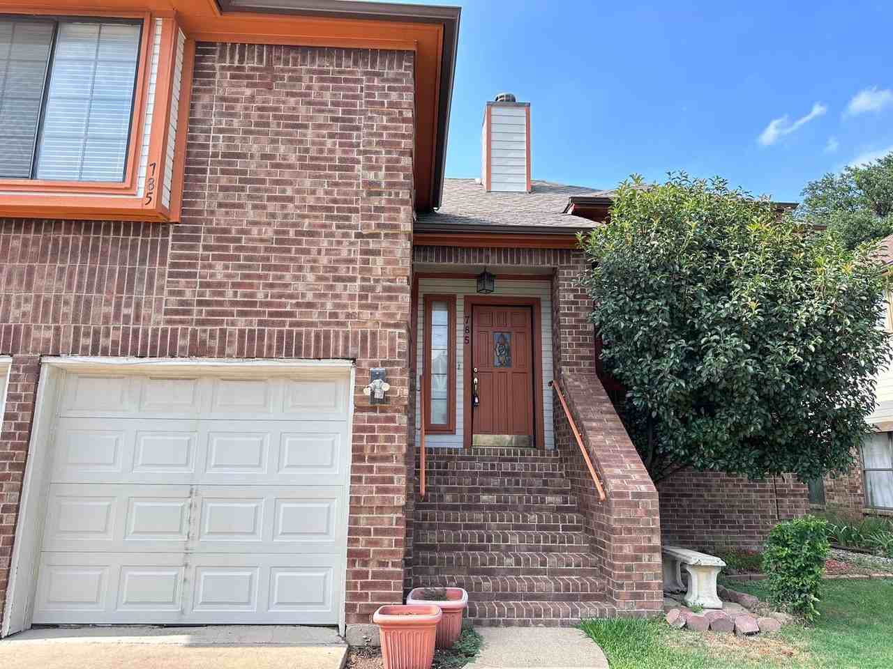 785 Pierre Ln - Photo 2 of 25