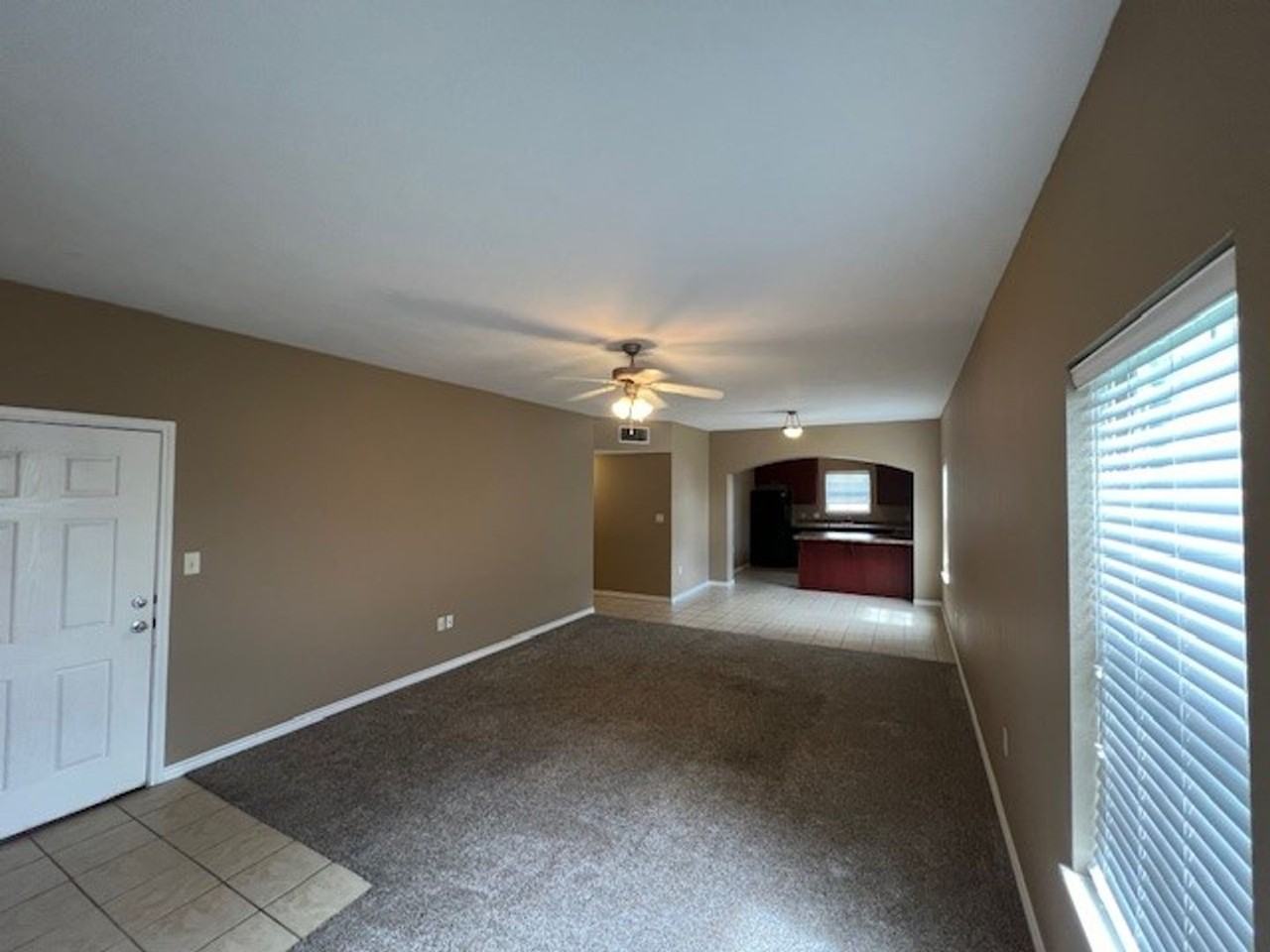 114 W Lagrange - Photo 2 of 12