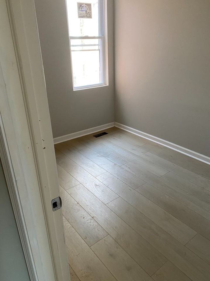 6054 North Norwood Street - Photo 5 of 11