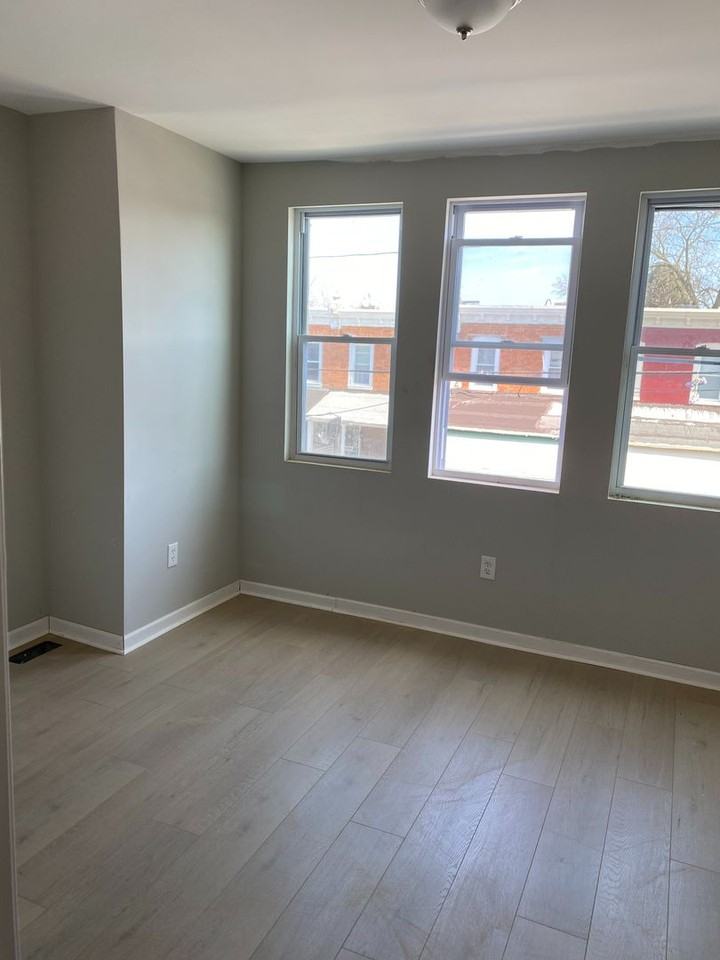 6054 North Norwood Street - Photo 7 of 11