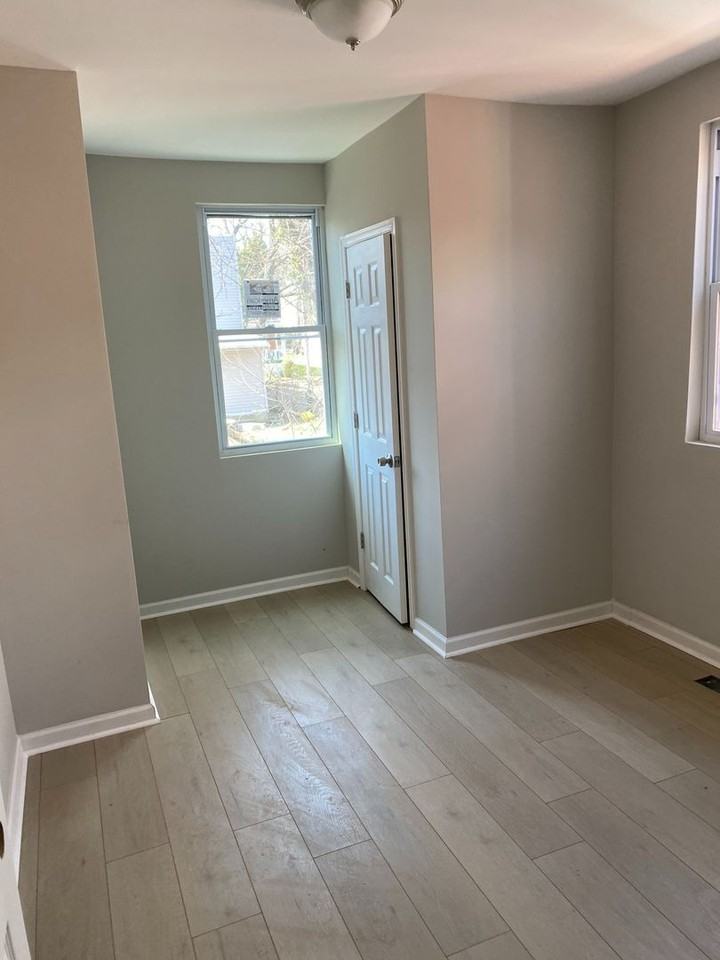 6054 North Norwood Street - Photo 2 of 11