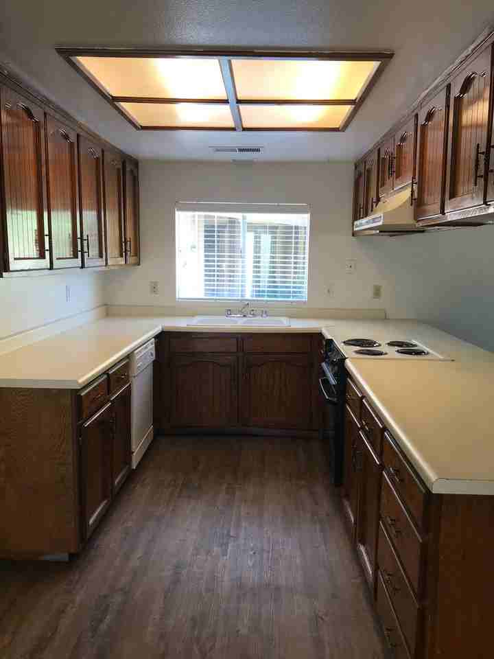 1904 E Harold Ave - Photo 3 of 11