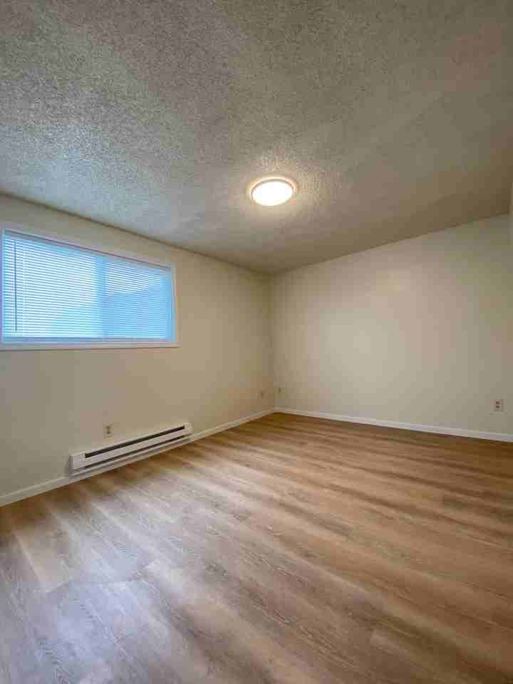 8405 S D St - Photo 5 of 8
