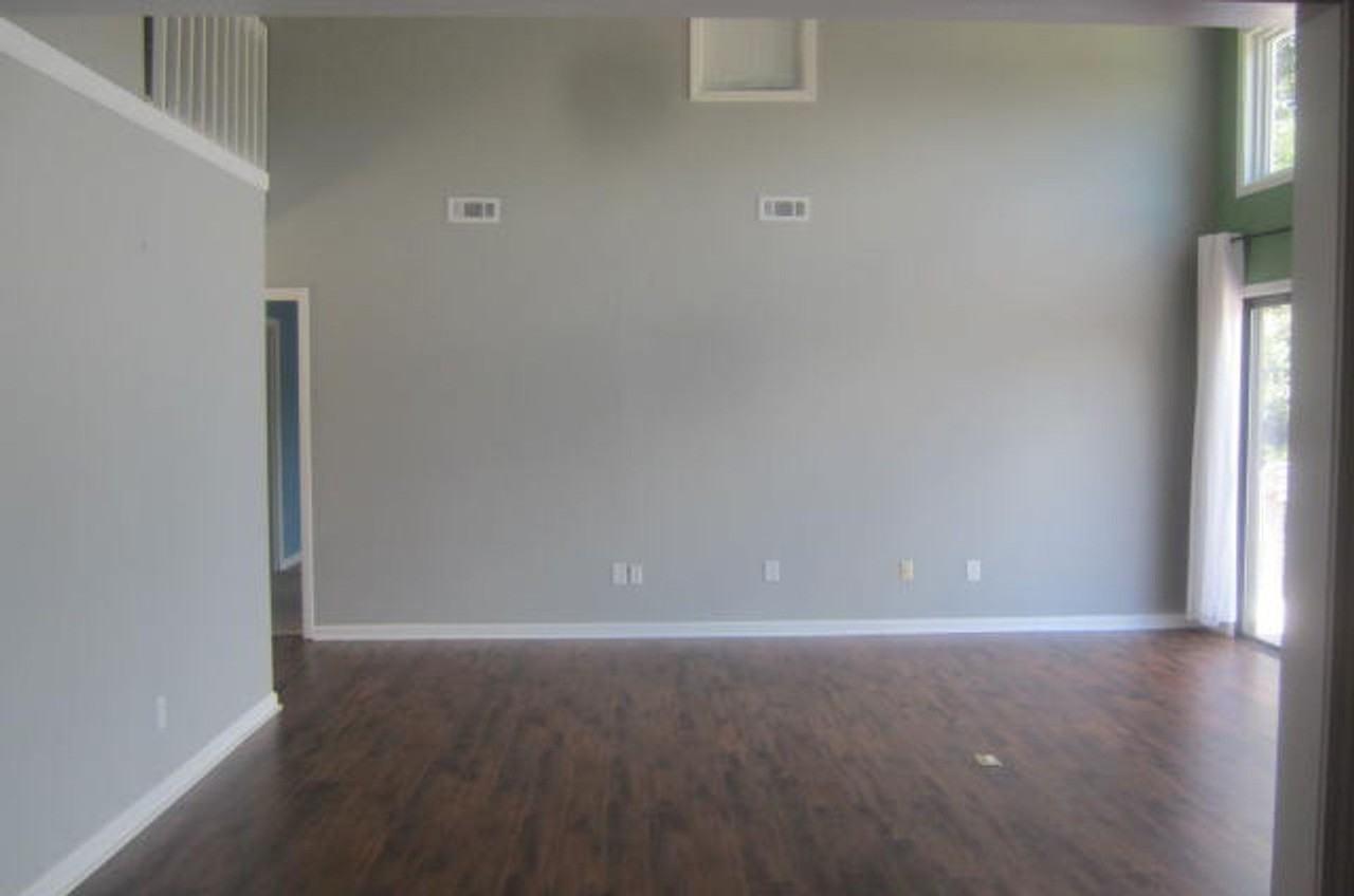 107 E Kingswood Dr - Photo 4 of 22