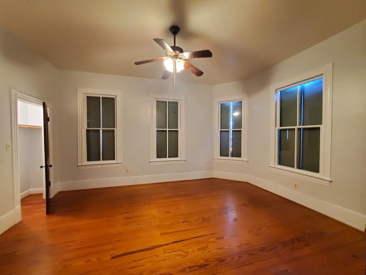 3117 Avenue Q - Photo 4 of 16