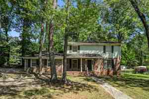 featured image of 4052 Tecumseh Trail