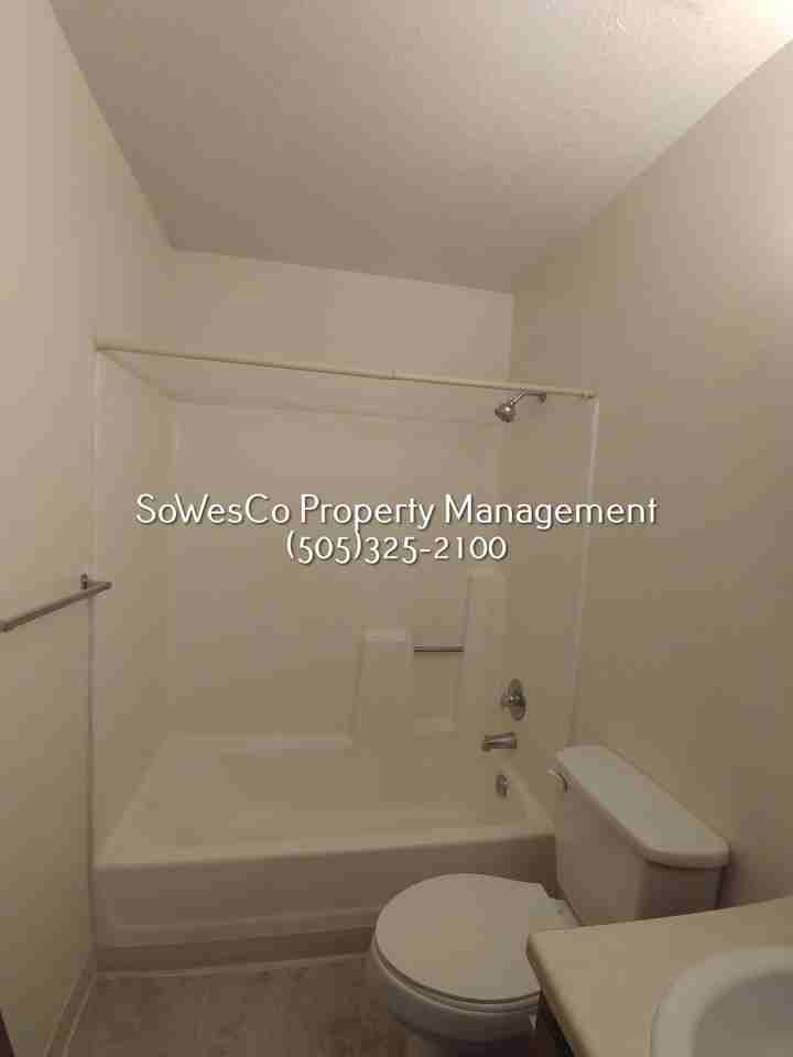 824 N Vine Ave #A - Photo 6 of 7