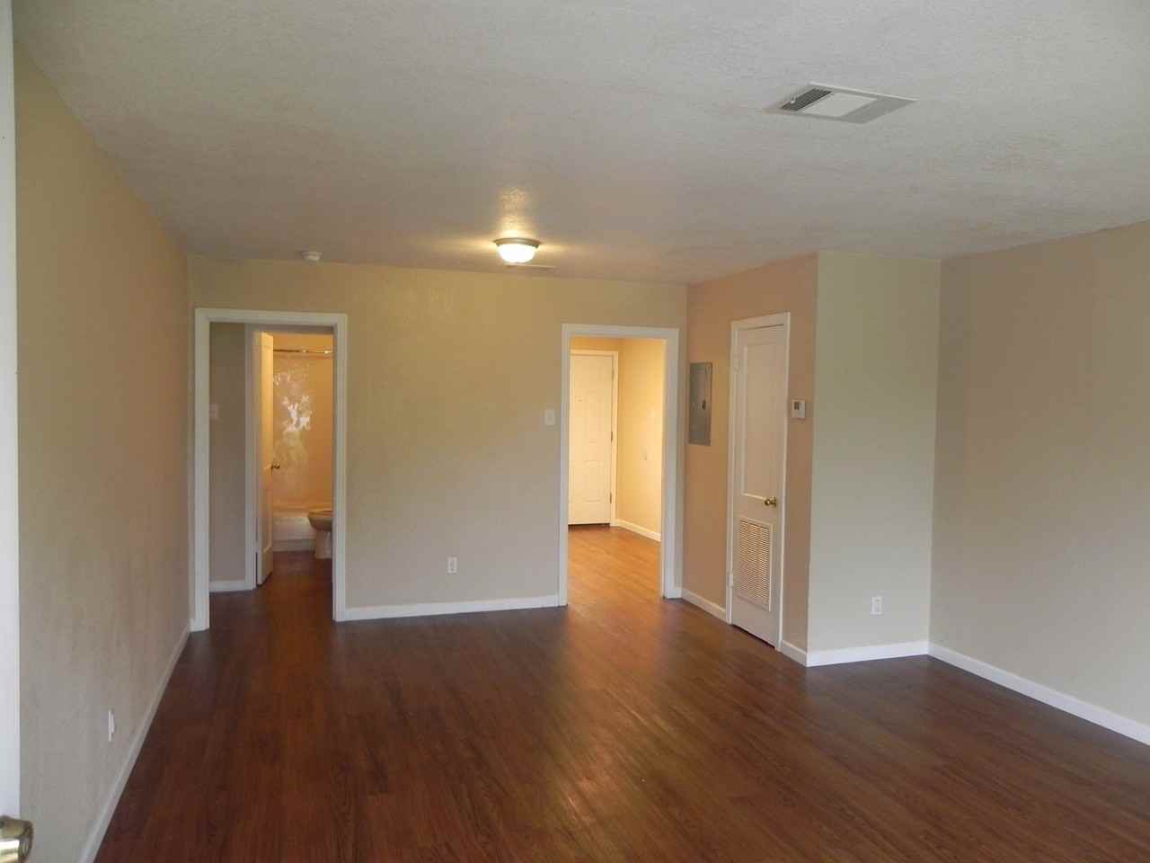 1304 Middleton St - Photo 5 of 11