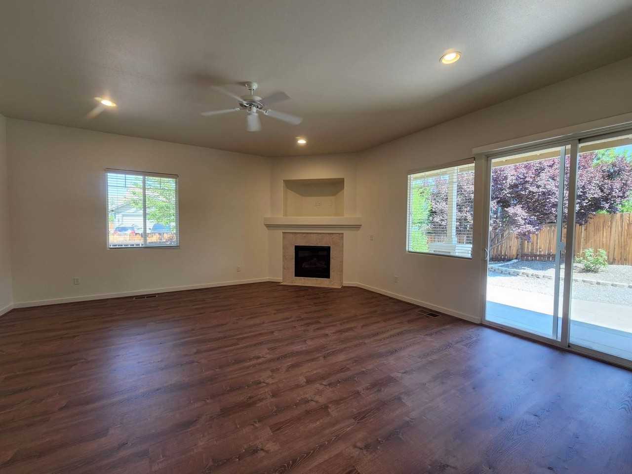 910 Bayhill Way - Photo 2 of 25