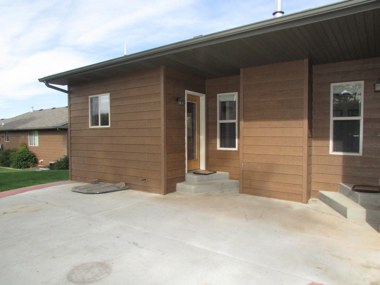 6529 Muirfield Dr - Photo 2 of 21