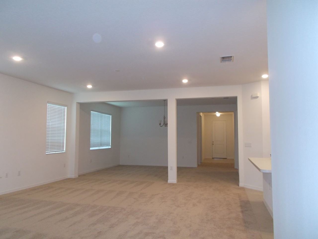 565 Overpool Ave - Photo 7 of 31