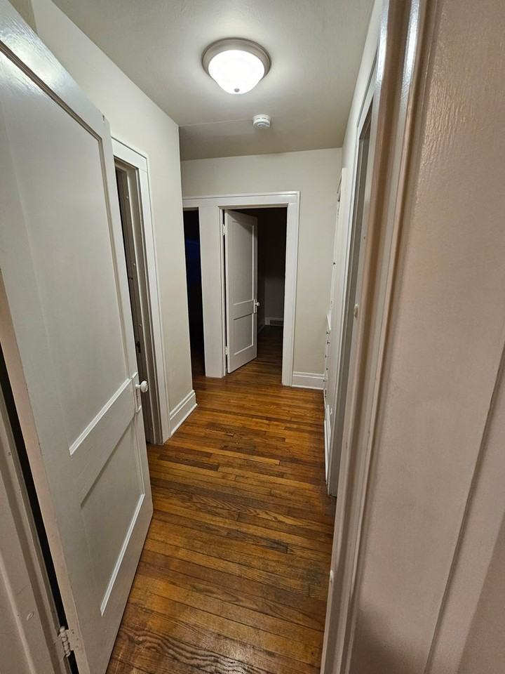 806 Wellington Street Southeast - Photo 6 of 16