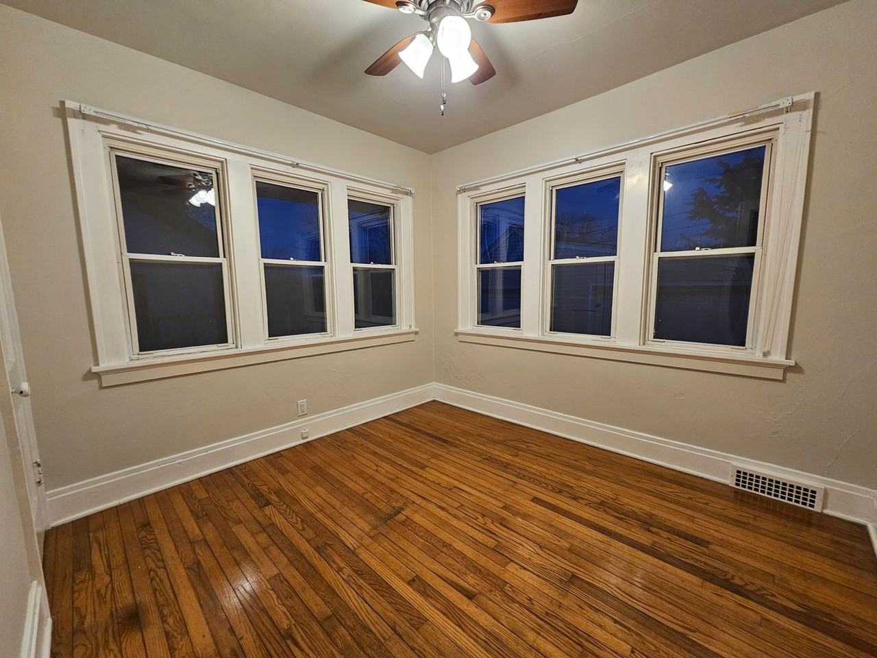 806 Wellington Street Southeast - Photo 7 of 16