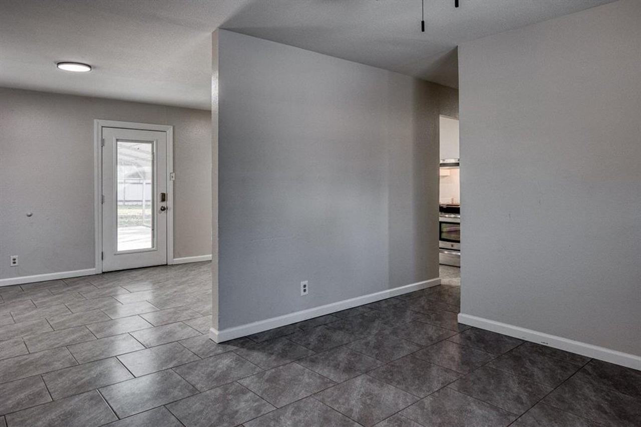 1605 Avenue P - Photo 3 of 17