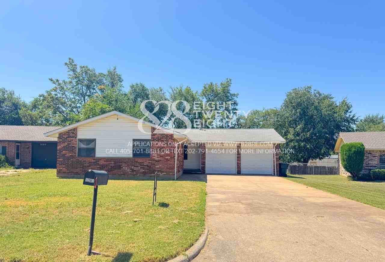 1201 Lauren Ln - Photo 2 of 30