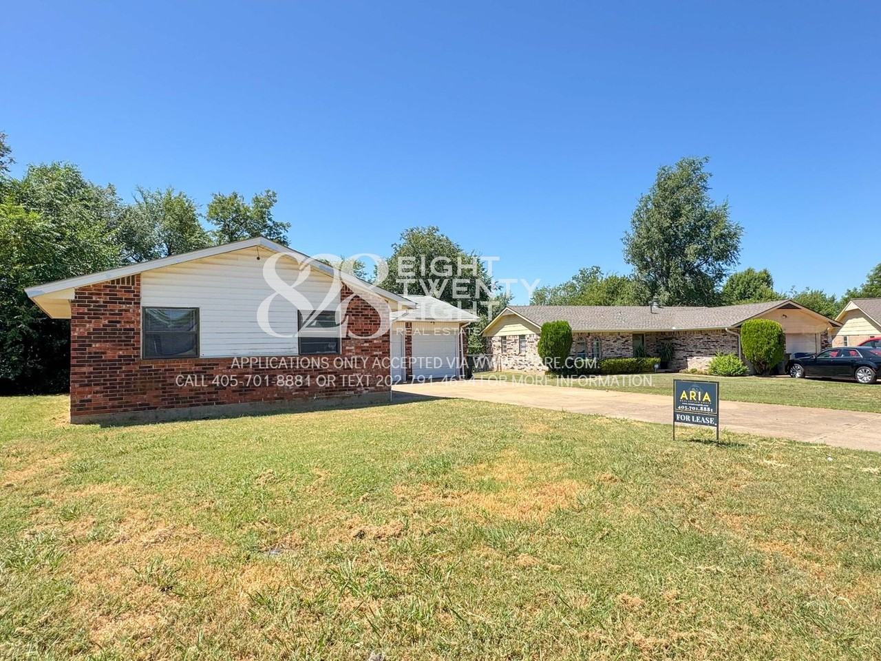 1201 Lauren Ln - Photo 3 of 30