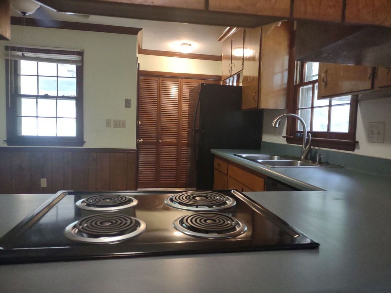 732 N Harrison Ave - Photo 3 of 20